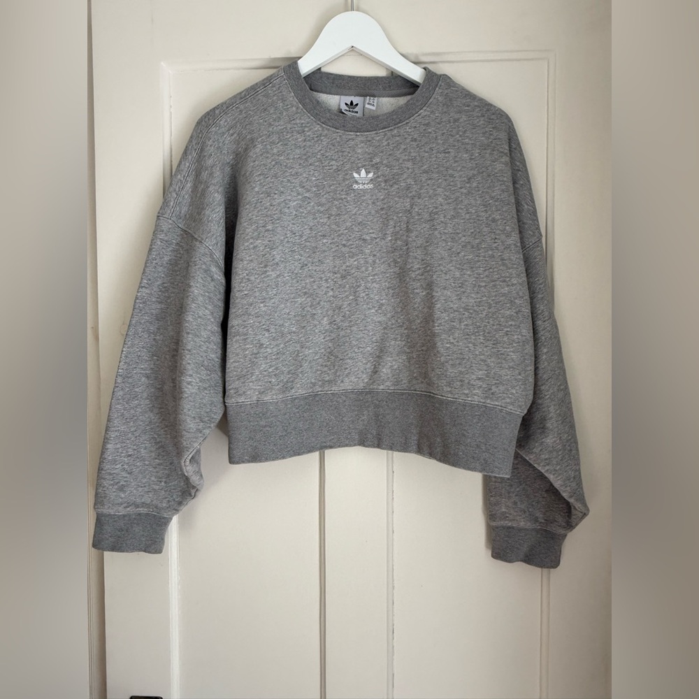 ADIDAS | ADICOLOR ESSENTIALS CREW SWEATSHIRT | XS | GRAY